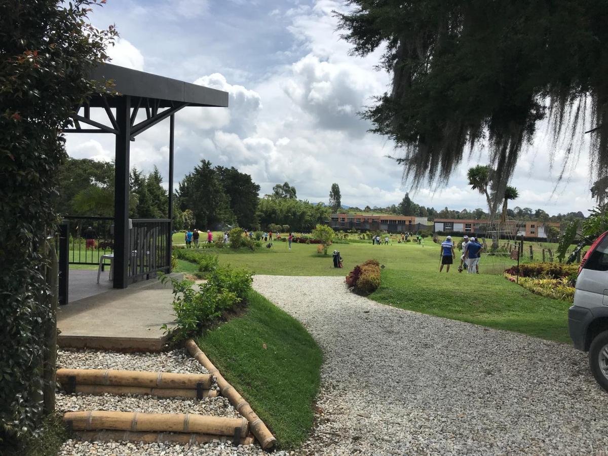 Hotel & Golf Isak Aeropuerto Rionegro Bagian luar foto