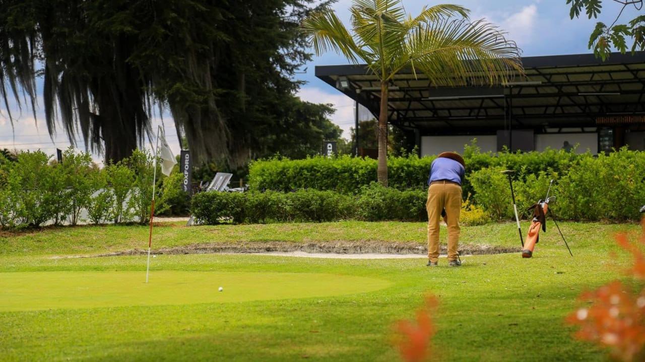 Hotel & Golf Isak Aeropuerto Rionegro Bagian luar foto