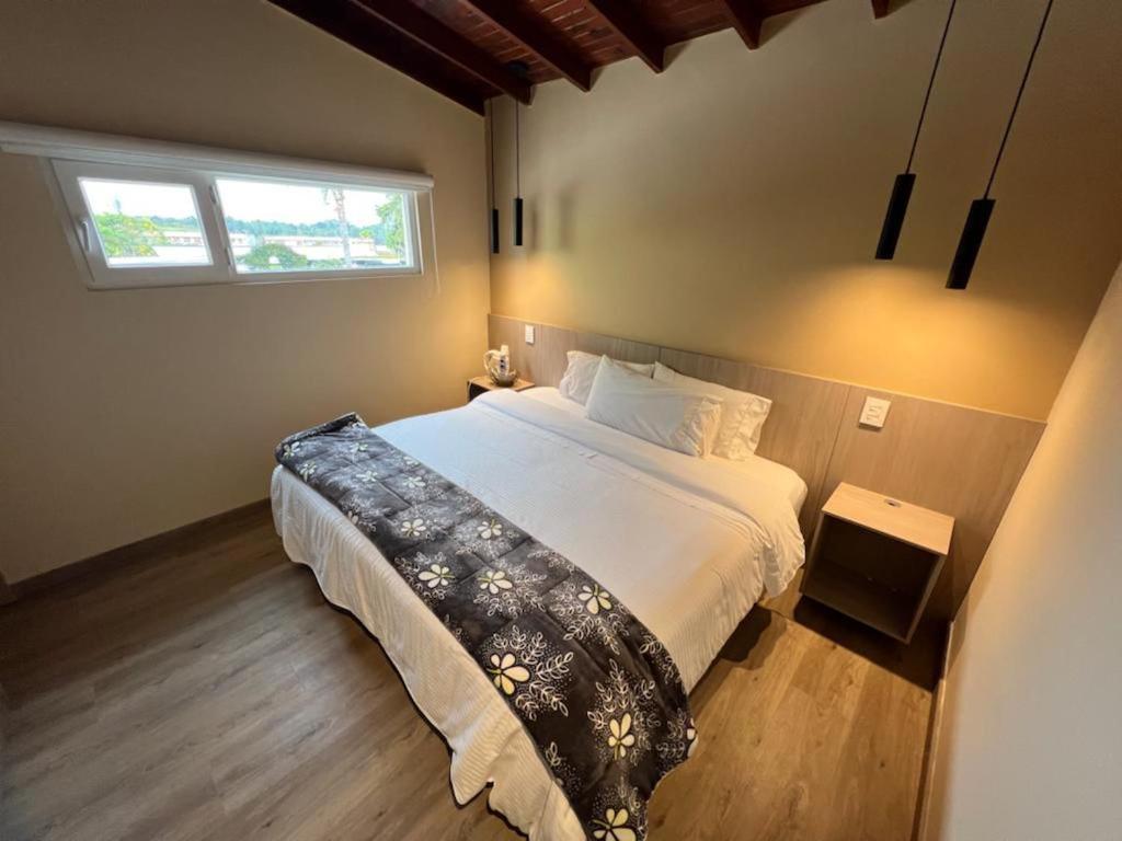 Hotel & Golf Isak Aeropuerto Rionegro Bagian luar foto