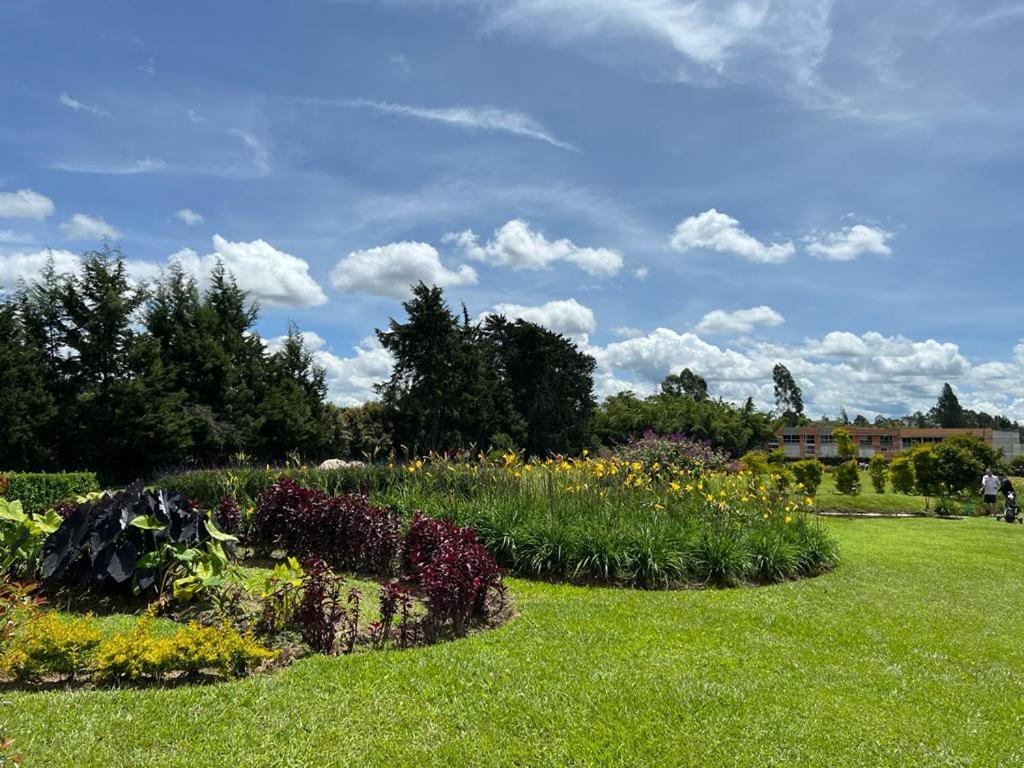 Hotel & Golf Isak Aeropuerto Rionegro Bagian luar foto