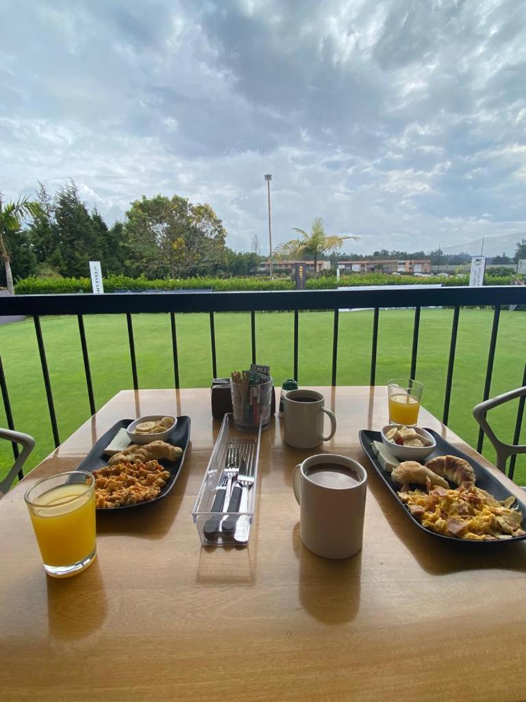 Hotel & Golf Isak Aeropuerto Rionegro Bagian luar foto